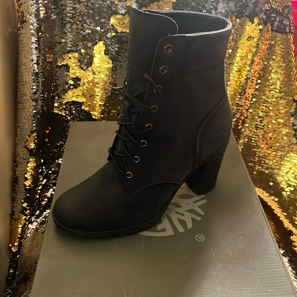 Black timberland heeled boots